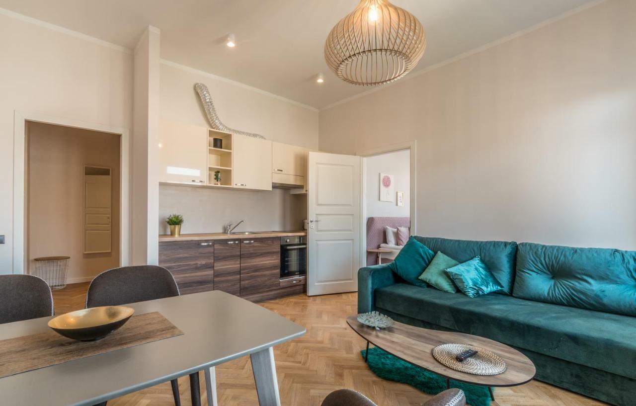 Greystone & Apartment *
