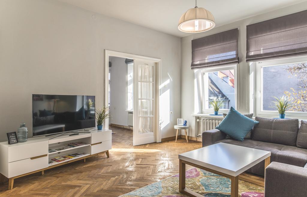 Apartment Greystone &