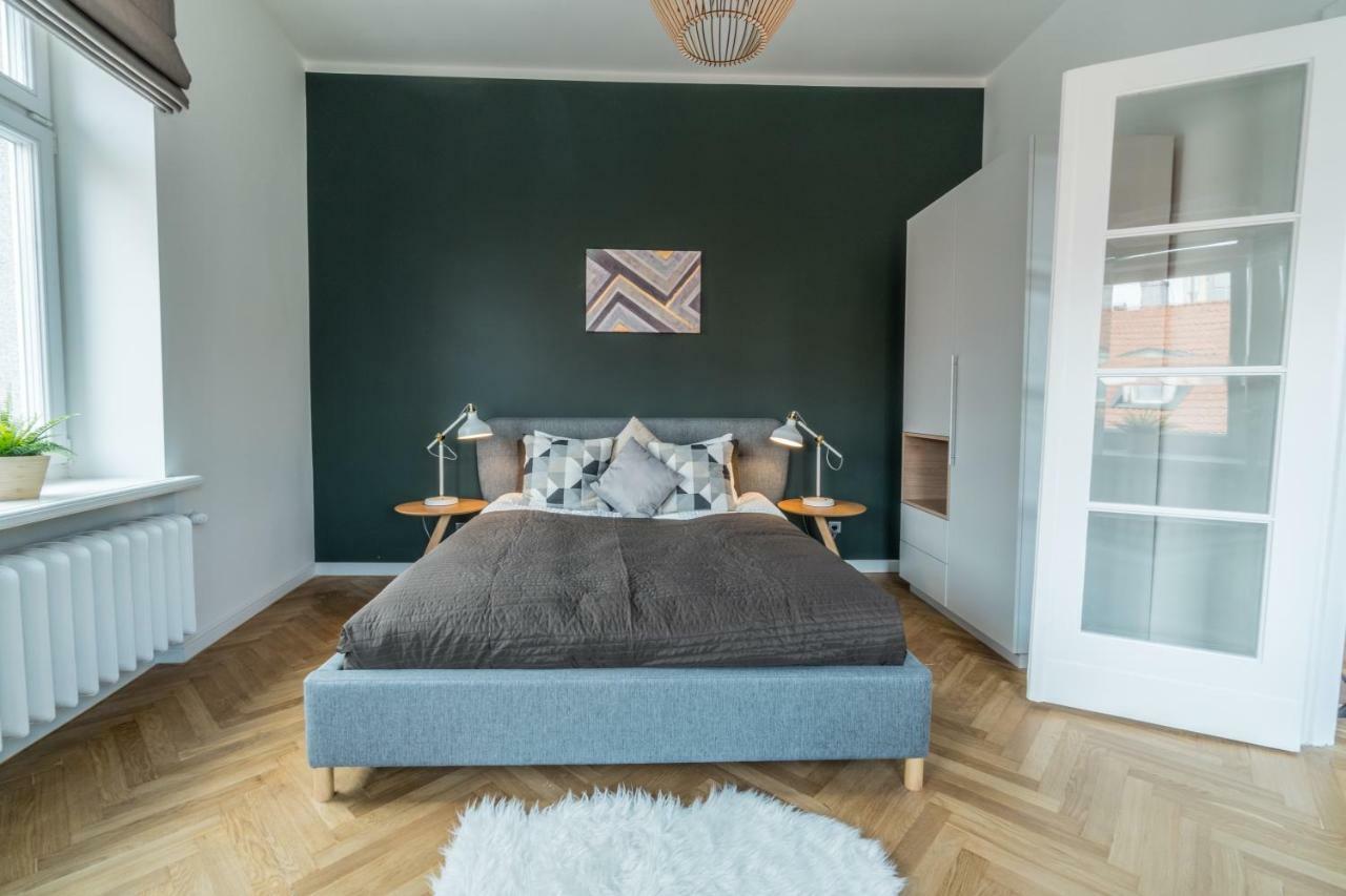 Apartment Greystone & *
